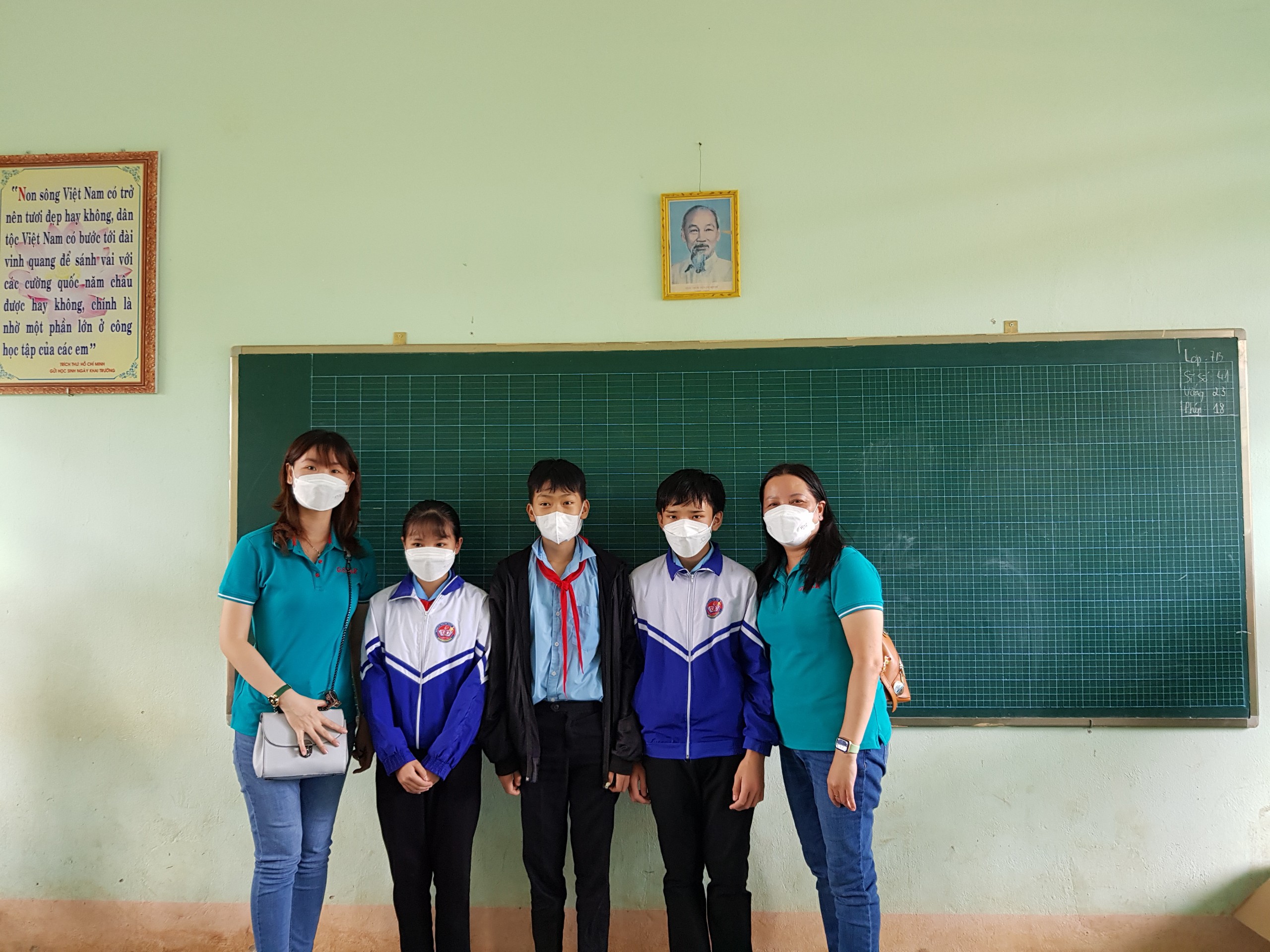 Học tập, chia sẻ kinh nghiệm với Tổng công ty Điện lực Miền Trung
